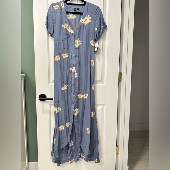 NWT Volcom “Good to be you” Cornflower Blue Floral Maxi Dress - Picture 3 of 9
